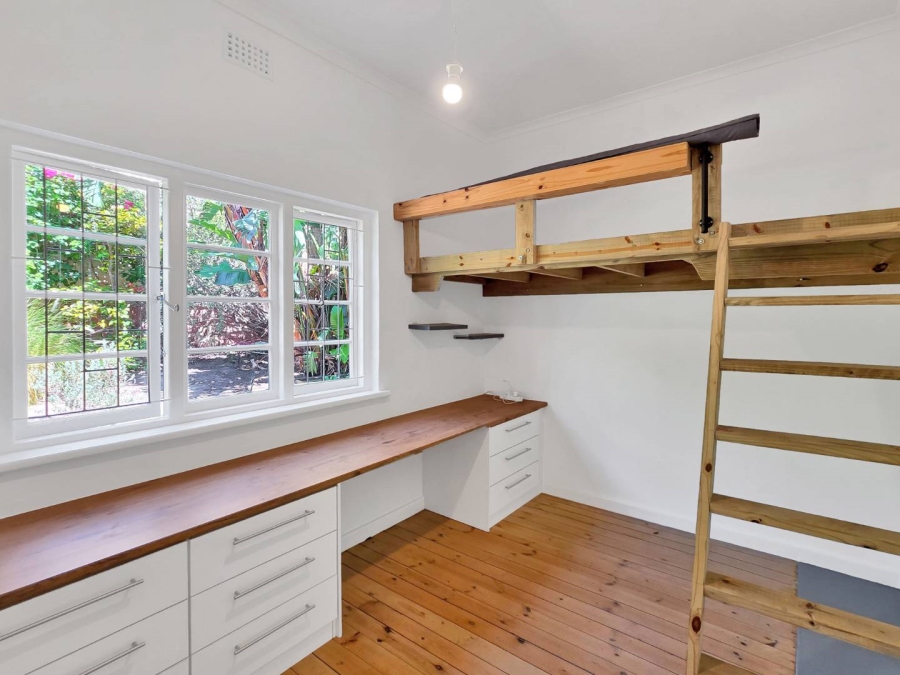 2 Bedroom Property for Sale in Vredehoek Western Cape